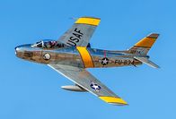 Luftkrieg – Die "F-86 Sabre" - Standardjäger der USA im Koreakrieg. Seine Konstruktion beruhte auch auf deutscher Luftfahrtforschung aus dem Zweiten Weltkrieg.