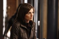 Castle – Ein Serienmörder ist offenbar besessen von Nikki Heat, widmet ihr seine Morde und stellt Beckett (Stana Katic) alias Nikki immer wieder vor neue Rätsel, um sie herauszufordern