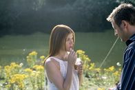 Wedding Date – Debra Messing (l.)