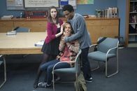 Community – (v.l.n.r.) Annie Edison (Alison Brie); Abed Nadir (Danny Pudi); Troy Barnes (Donald Glover)