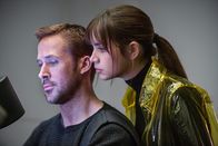 Blade Runner 2049 – K (Ryan Gosling) und Joi (Ana de Armas)