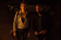 neoriginal: Undercover – Die Polizisten Kim De Rooij (Anna Drijver) und Bob Lemmens (Tom Waes) tarnen sich als belgisch-niederländisches Pärchen, das ein Liebesnest gesucht und auf dem Campingplatz gefunden hat.