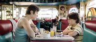 Lemonade – Mara (Mãlina Manovici) würde für ihren Sohn Dragos (Milan Hurduc) alles tun. Der Neunjährige muss sich in den USA an ein komplett neues Umfeld gewöhnen.