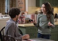 B Positive – Drew Dunbar (Thomas Middleditch, l.); Maddie (Izzy G, r.)