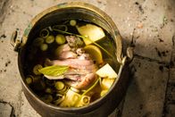 Schmatzo – gekochte Schweinshaxe.