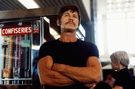 Kalter Schweiß – Joe Martin (Charles Bronson) hat mit seiner kriminellen Vergangenheit abgeschlossen und sich mit seiner Familie an die idyllische Cote d'Azur zurückgezogen, um zur Ruhe zu kommen. Doch seine Vergangenheit holt ihn ein.