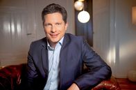 planet schule: Die Sofa-Richter – Die Sofa-Richter - Das Rechtsmagazin Die â€žSofa-Richterâ€œ diskutieren packende RechtsfÃ¤lle mitten aus dem Leben. Alles auf der heimischen Couch. ARD-Rechtsexperte Frank BrÃ¤utigam (Bild) schaut mit und erklÃ¤rt die Rechtslage. Auch er ist gespannt, was â€žim Namen des Volkesâ€œ zur Sprache kommt.