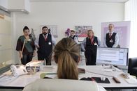 Check Check – (v.l.n.r.) Samira Karahanci (Sara Fazilat); Ertu Karahanci (Kailas Mahadevan); Jan Rothe (Klaas Heufer-Umlauf); Ingrid (Petra Kleinert); Harald (Jan Georg Schütte)