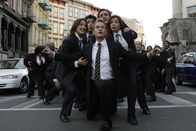 How I Met Your Mother – Halten fast immer zusammen: Ted (Josh Radnor, 2.v.l.), Robin (Cobie Smulders, l.), Barney (Neil Patrick Harris, M.), Lily (Alyson Hannigan, r.) und Marshall (Jason Segel, 2.v.r.) ...