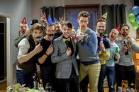 Sturm der Liebe – v.l.) mit einer Abschiedsparty (mit Komparsen).