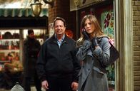 Friends – Steve (Jon Lovitz, l.); Rachel Green (Jennifer Aniston, r.)