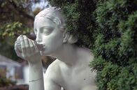 Stadt Land Kunst – Seit der Antike zogen die Quellen der Pyrenäen unzählige Besucher an, denn ihrem Wasser wird eine wohltuende und sogar heilende Wirkung zugeschrieben.