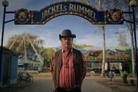 Spuk unterm Riesenrad – Jackels (Peter Kurth) ganzer Stolz ist sein Rummel - ein Freizeitpark, der etwas in die Jahre gekommen ist.