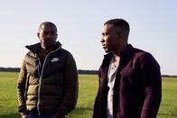 Bulletproof – Aaron Bishop (Noel, Clarke, l.); Ronnie Pike (Ashley Walters, r.)