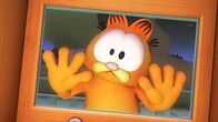 Garfield – Garfield will sich von Master Control nicht in die Enge treiben lassen.