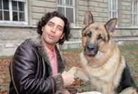 Kommissar Rex – Gregor Bloeb (Gustl Brunner).