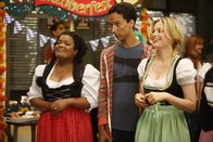 Community – Für Britta (Gillian Jacobs, r.), Abed (Danny Pudi, M.) und Shirley (Yvette Nicole Brown, l.) ist eines klar: So schnell geben sie sich nicht geschlagen ...