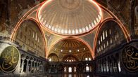 Denkmäler der Ewigkeit – Es ist ein Wunder, dass die gigantische Kuppel der Hagia Sophia bis heute auf ihren Pfeilern thront: Istanbul wurde auf einer sehr aktiven seismischen Verwerfung errichtet.