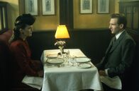 Das Ende einer Affäre – Sarah Miles (Julianne Moore, l.); Maurice Bendrix (Ralph Fiennes, r.)