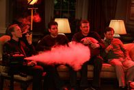 How I Met Your Mother – v.r.), Barney (Neil Patrick Harris, l.) und Stuart (Matt Boren, r.) ...