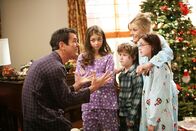 Modern Family – (v.l.n.r.) Phil Dunphy (Ty Burrell); Haley Dunphy (Sarah Hyland); Luke Dunphy (Nolan Gould); Claire Dunphy (Julie Bowen); Alex Dunphy (Ariel Winter)