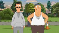 Bob's Burgers – Als sich Teddys (r.) Gesundheitszustand drastisch verschlechtert, fährt Bob (l.) mit ihm in ein Bootcamp - dort stoßen die beiden schon bald an ihre Grenzen ...