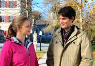 Sturm der Liebe – ARD STURM DER LIEBE FOLGE 1453 Uhr im ERSTEN. Peter (Daniel Fünffrock, r.) erklärt Theresa (Ines Lutz, l.), wie es zum Kuss zwischen ihm und Doris gekommen ist.