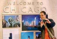 The Big Bang Theory – Während Sheldon (Jim Parsons) noch unterwegs ist, muss Howard mit dem Zusammenspiel zwischen Stuart und seiner Mutter zurechtkommen ...