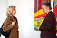 Der Dicke – Isabel von Brede (Sabine Postel, l.) stellt Martin Pohle (René Hofschneider, r.) zur Rede.