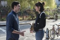 How to Be Single – Josh (Nicholas Braun), Alice (Dakota Johnson).