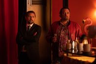 Check Check – Jan Rothe (Klaas Heufer-Umlauf, l.); Discobesitzer Erkel (Till Franzen, r.)