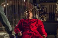 Hannibal – Noch kostet Mason Verger (Joe Anderson) jeden Moment aus, der ihm mit seinen Gefangenen beschieden ist. Doch als er Wills Gesicht als sein eigenes transplantieren möchte, bekommt er es mit Hannibal zu tun ...