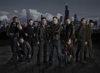 Chicago P.D. – (l-r) LaRoyce Hawkins als Officer Kevin Atwater, Archie Kao als Sheldon Jin, Marina Squerciati als Officer Kim Burgess, Jon Seda als Det. Antonio Dawson, Jason Beghe als Sgt. Hank Voight, Sophia Bush als Det. Erin Lindsay, Jesse Lee Soffer als Det. Jay Halstead, Patrick Flueger als Det. Adam Ruzek, Elias Koteas als Det. Alvin Olinksy.