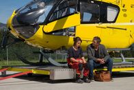 Der Bergdoktor – Dr. Martin Gruber (Hans Sigl) hat einer Vermutung, was wirklich hinter Maikes (Amelie Kiefer) heftigen Kreislaufproblemen steckt.
