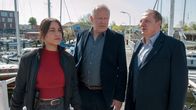 Tatort (NDR) – Eingeschworenes Kieler Team: Mila Sahin (Almila Bagriacik), Klaus Borowski (Axel Milberg, M.) und Chef Roland Schladitz (Thomas Kügel, r.).