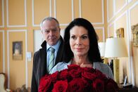 Sturm der Liebe – Werner (Dirk Galuba, l.); Doris (Simone Ritscher, r.)