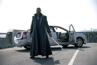 Matrix Reloaded – Als Zion die Vernichtung droht, kehrt Morpheus (Laurence Fishburne) zurück in die Matrix, um den Feind auf seinem eigenen Terrain zu schlagen ...