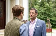 Sturm der Liebe – Christoph (Dieter Bach, r.) kostet seinen vermeintlichen Triumph über Viktor (Sebastian Fischer, l.) genüsslich aus.