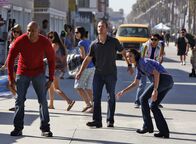 Navy CIS: L.A. – Callen (Chris O'Donnell, M.), Sam (LL Cool J, l.) und Kensi (Daniela Ruah, r.) ermitteln in einem neuen Fall ...
