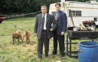 Inspector Barnaby – DCI Tom Barnaby (John Nettles, l.) und Sergeant Gavin Troy (Daniel Casey, r.) müssen im Umfeld des "Fahrenden Volks" ermitteln.
