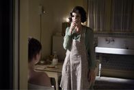 Der fremde Sohn – Christine (Angelina Jolie, r.) ist sich sicher: Das ist nicht ihr Sohn Walter (Devon Conti, l.) ...