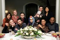 A Million Little Things – Grosser Freundeskreis: Stephanie Szostak als Delilah Dixon, Lizzy Greene als Sophie Dixon, Allison Miller als Maggie Bloom, James Roday als Gary Mendez, Chance Hurstfield als Danny Dixon, Tristan Byon als Theo Saville, David Giuntoli als Eddie Saville, Christina Moses als Regina Howard, Grace Park als Katherine Kim, Romany Malco als Rome Howard
