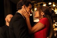Wild Cards – Cole Ellis (Giacomo Gianniotti, l.); Max Mitchell (Vanessa Morgan, r.)