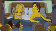 Die Simpsons – Filme aller Genres werden in Homers Hinterhofkino "Cinema Piratiso" gezeigt, auch Liebes-Schmonzetten mit Leslie Mann (l.) und Paul Rudd (r.) ...