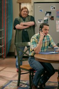 Two and a Half Men – Berta (Conchata Ferrell, l.); Alan Harper (Jon Cryer, r.)