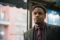 Elementary – Holmes und Watson müssen den Mord an einem Mann aufklären, der in einem Comicheldenkostüm für Gerechtigkeit auf den Straßen sorgte. Auch Detective Bell (John Michael Hill) ist in den Fall involviert, hat jedoch erhebliche Probleme damit, dass Opfer zu identifizieren ...