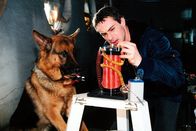 Kommissar Rex – Kommissar Brandtner (Gedeon Burkhard) und Rex versuchen die Zeitbombe zu entschärfen. Viel Zeit bleibt nicht ...