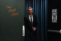 How I Met Your Mother – In der Nacht vor dem wichtigsten Tag seines Lebens: Barney Stinson (Neil Patrick Harris) auf der Suche nach einem Strip-Club.