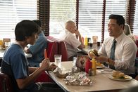 Fresh off the Boat – Emery Huang (Forrest Wheeler, l.); Louis Huang (Randall Park, r.)