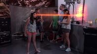 Die Thundermans – L-R: Nora Thunderman (Addison Riecke), Max Thunderman (Jack Griffo), Billy Thunderman (Diego Velazquez), Hank Thunderman (Chris Tallman), Barbara "Barb" Thunderman (Rosa Blasi)